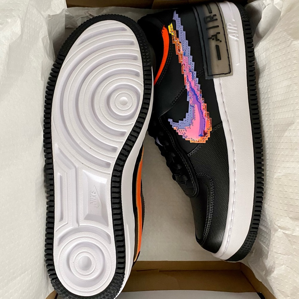Nike Air Force 1 Shadow SE Sneakers - Picture 9 of 11